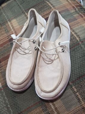 Womens Casual Canvas Slip-On Shoes in Beige